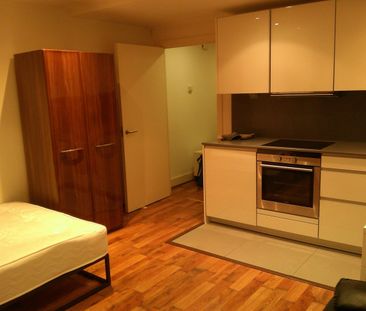 Studio Flat, Caspian Wharf, E3 - Photo 6