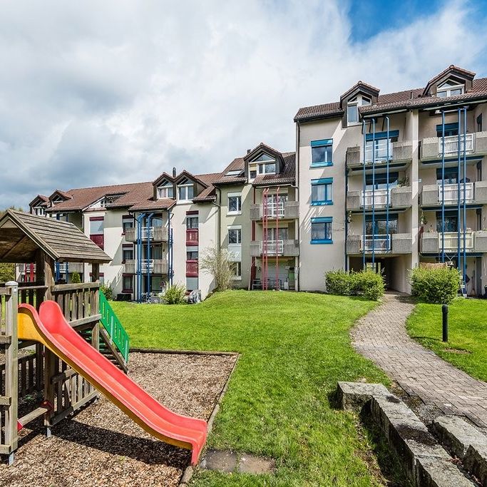 Maisonette-Dachwohnung mit Terrasse im Westen der Stadt - Photo 1