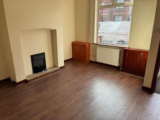 2 bedroom end of terrace house to rent - Photo 1