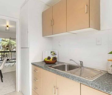 2BR Apt with Balcony! - Photo 2