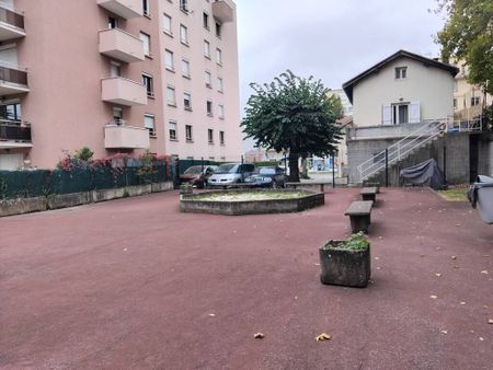 Location Appartement 2 pièces 47m² GRENOBLE 38100 - Photo 4