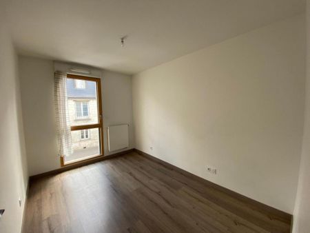 Location Appartement 4 pièces 88m² TOURS 37000 - Photo 2