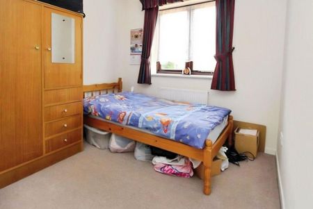 4 bedroom detached house to rent - Photo 5