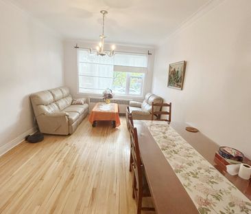 4889 Av. Montclair Montréal (Côte-des-Neiges, QC H4V - Photo 2