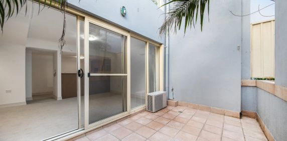 Beautiful courtyard apartment in the heart of Crows Nest - Photo 2