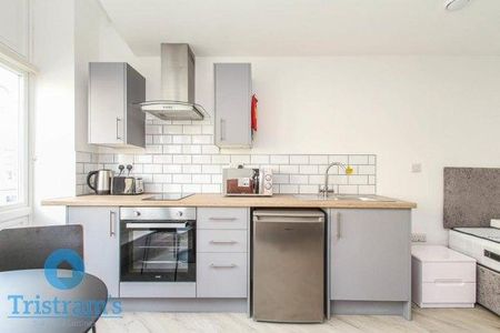 1 bedroom in a house share to rent - Photo 5