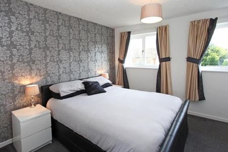 2 bedroom end of terrace house to rent - Photo 3