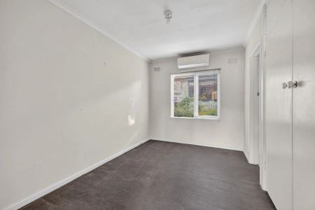 Spacious One Bedroom In Leafy Osborne Ave!!!! - Photo 4