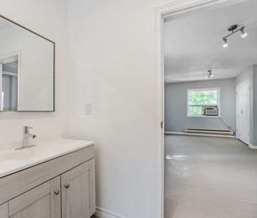 For Lease - 388 Palmerston Boulevard Unit# 2A, Toronto, Ontario - Photo 4