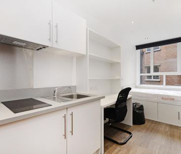 Studio to rent - Photo 2