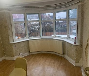 2 Bed Flat, Tylehurst Gardens, IG1 - Photo 1