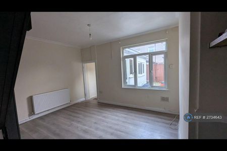 2 bedroom terraced house to rent - Photo 3
