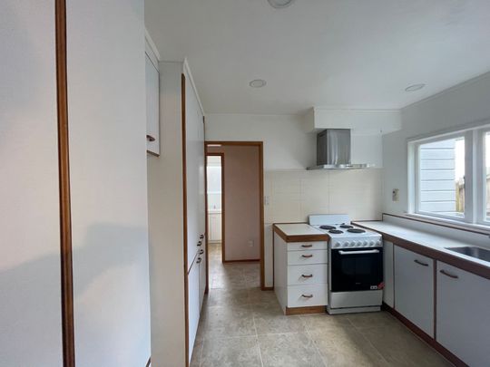 Beautiful Bungalow in the Heart of Remuera - Photo 1