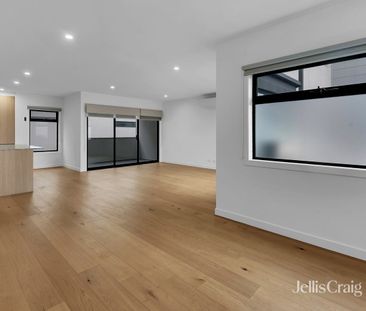 Brand New Three Bedroom Townhouse in Brunswick West - Photo 4