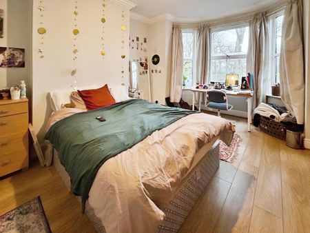 4 bedroom terraced house to rent - Photo 2