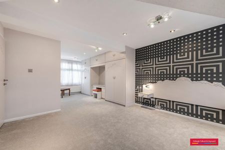 4 bedroom end of terrace house to rent - Photo 4