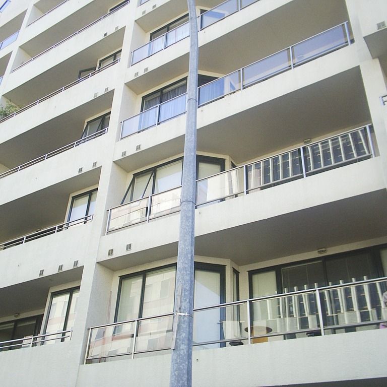 Large Two Bedroom Apartment - Photo 1