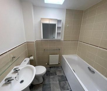 2 bedroom coach house to rent - Photo 6