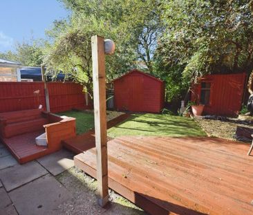 3 bedroom end of terrace house to rent - Photo 2