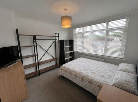 St Aiden Drive, Swansea, SA2 - Photo 5