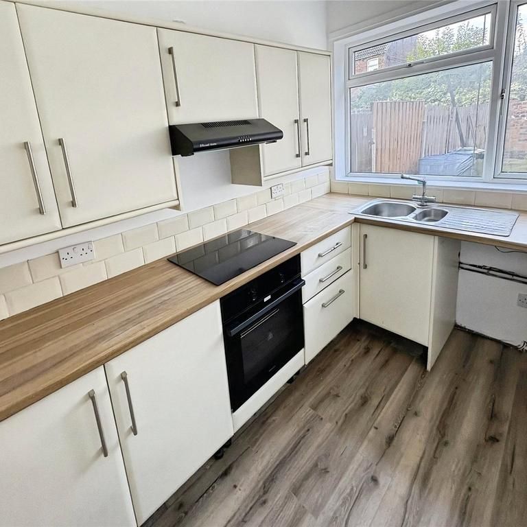 3 bedroom terraced house to rent - Photo 1