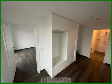 Großzügige 2-Zimmerwohnung mit Einbauküche und Stellplatz - Photo 3