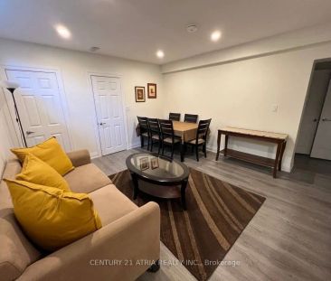 Detached Home For Lease | C9236157 - Photo 1