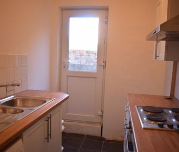 2 bedroom flat to rent - Photo 6