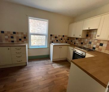 3 bedroom flat to rent - Photo 6