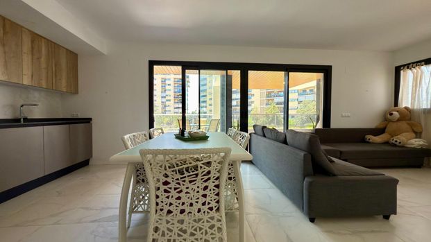 Renta in Pau 5! Beautiful 3-bedroom apartment with a large terrace, just 5 minutes from the beach. - Photo 1