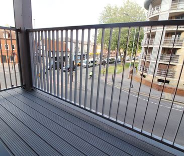 Sterling Square, Reading, RG1 2BP - Photo 1