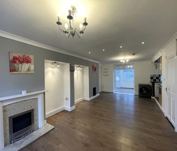 3 bedroom semi-detached house to rent - Photo 3