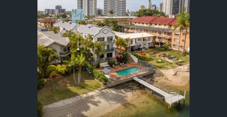 Riverside Retreat With City Views – Your Coastal Lifestyle Awaits! 5/41 Peninsular Drive, Surfers Paradise - Photo 2