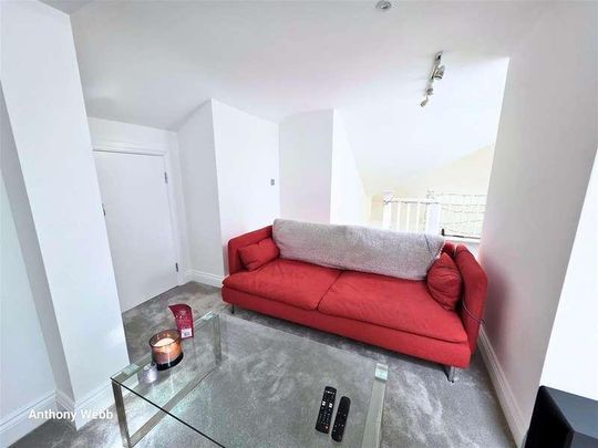 Royal Drive, Princess Park Manor, N11 - Photo 1