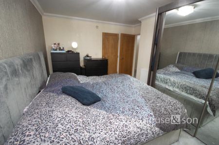 3 bedroom apartment to rent - Photo 4