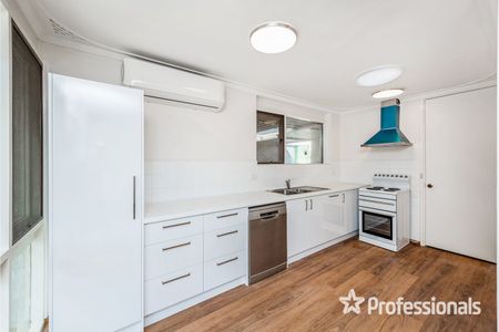 Fresh & Bright Craigie Home - Photo 3
