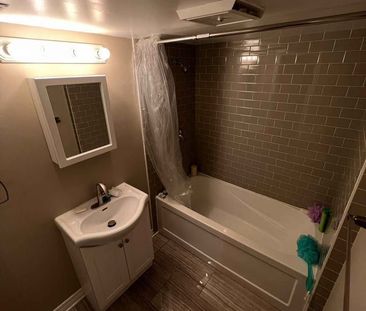 For Lease - 141 Bexhill Avenue, Toronto, Ontario - Photo 3