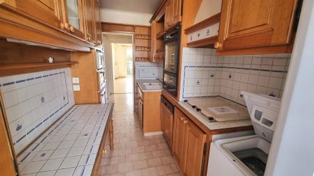 Location Appartement 3 pièces 55m² NICE 06000 - Photo 3