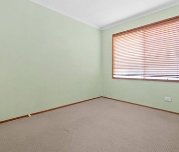 Neat And Tidy Three Bedroom Home - Timbarra Estate - Photo 2