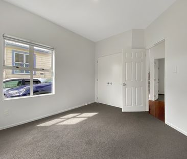 Welcome home to 5/25 Mana Street. - Photo 4