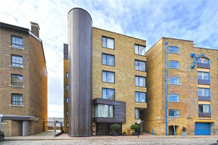 The property, situated on the third floor, is just one of six apartment within this beautiful development, whereby each property occupies an entire floor with direct lift access. - Photo 5