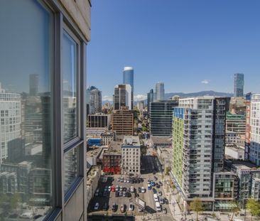Penthouse in Downtown Vancouver, BC - Photo 1