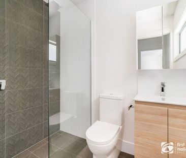 Boutique townhouse within a gated complex - Photo 5