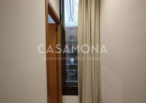 Cosy Studio with Elevator, Balcony and Views over Plaza Reial