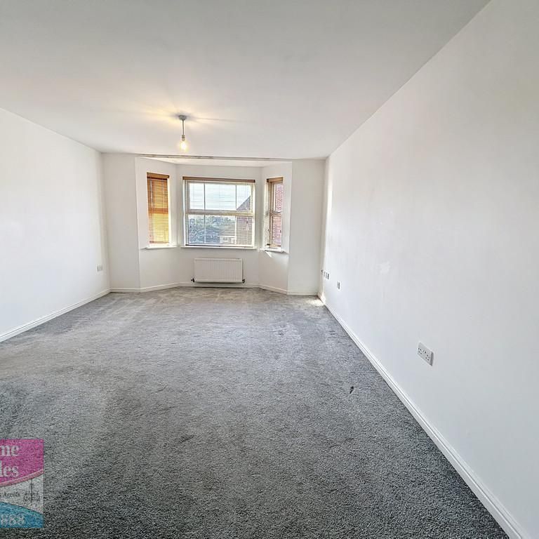 2 bedroom flat to rent - Photo 1