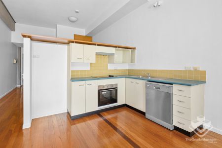 Central and Spacious 1 bedroom loft apartment in Fortitude Valley - Photo 3