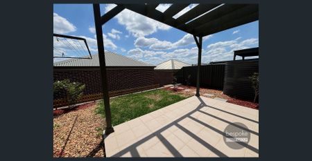 Ideal Family Home - Photo 3