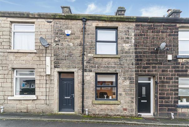 2 bedroom terraced house to rent - Photo 1