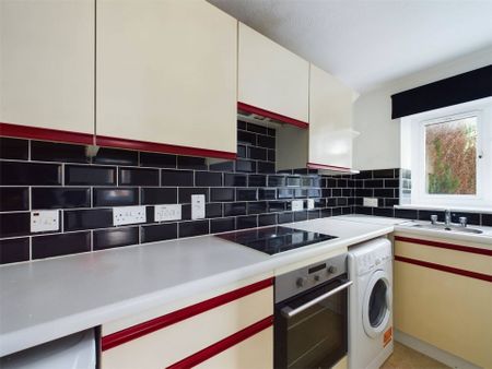 1 bedroom House in Corfe Place, Maidenhead - Photo 5
