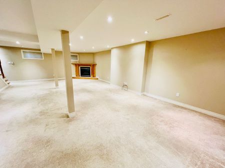 For Lease - 74 Devins Drive, Aurora, Ontario - Photo 5